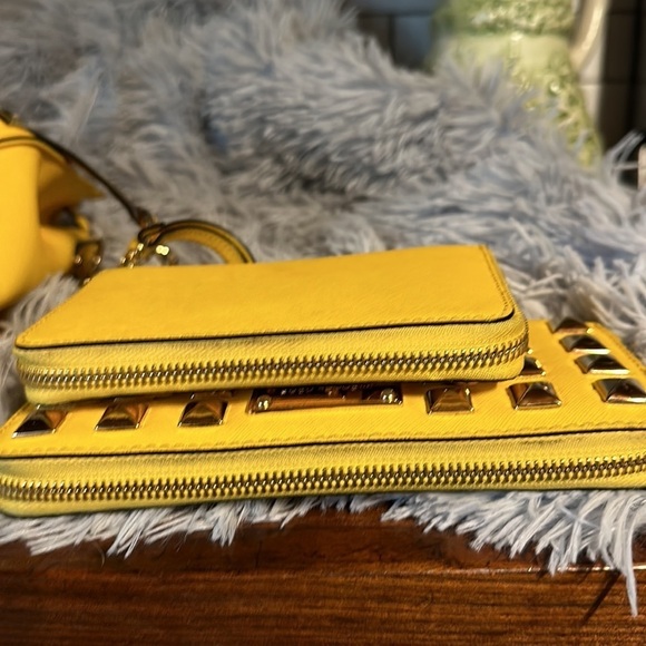 Michael Kors Hamilton bag wallet wristlet yellow studded. Large. 14” COA - Picture 14 of 17